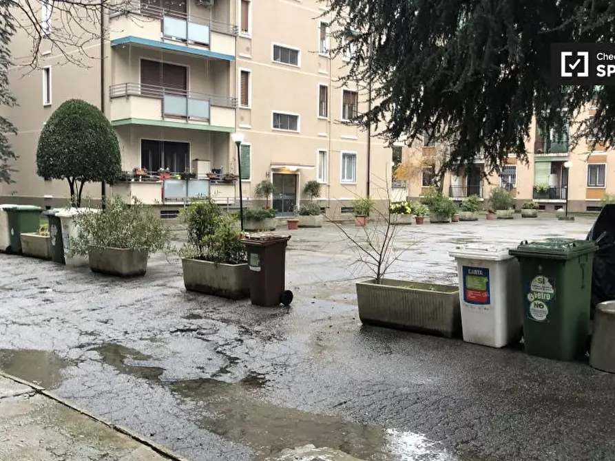 Immagine 16 di Camera condivisa in affitto  in Via Orbetello a Milano