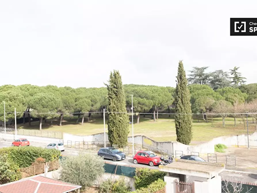 Immagine 15 di Camera condivisa in affitto  in Via Giuseppe Gregoraci a Roma