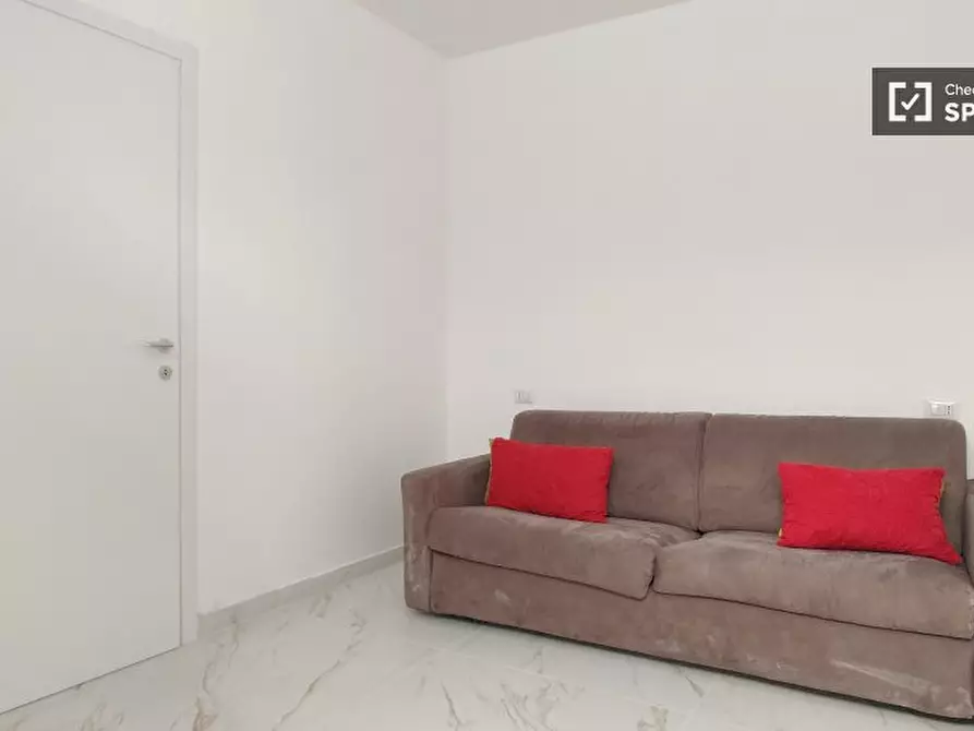Immagine 2 di Camera condivisa in affitto  in Via delle Forze Armate a Milano