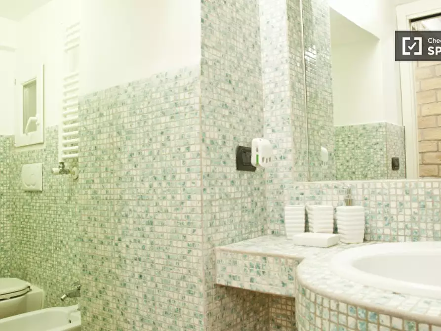 Immagine 8 di Appartamento in affitto  in Via di San Martino ai Monti a Roma