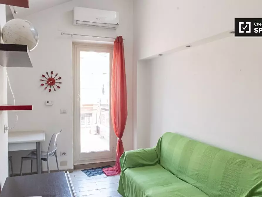 Immagine 13 di Appartamento in affitto  in Via Novacella a Roma