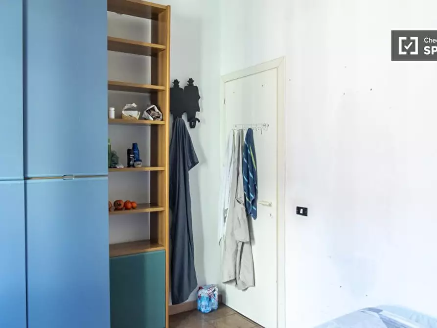 Immagine 2 di Camera condivisa in affitto  in Via Pesaro a Roma