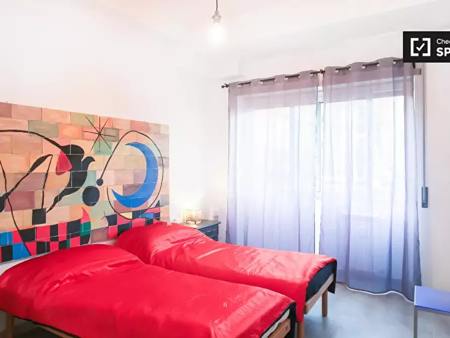 Immagine 2 di Camera condivisa in affitto  in Via Ettore Giovenale a Roma