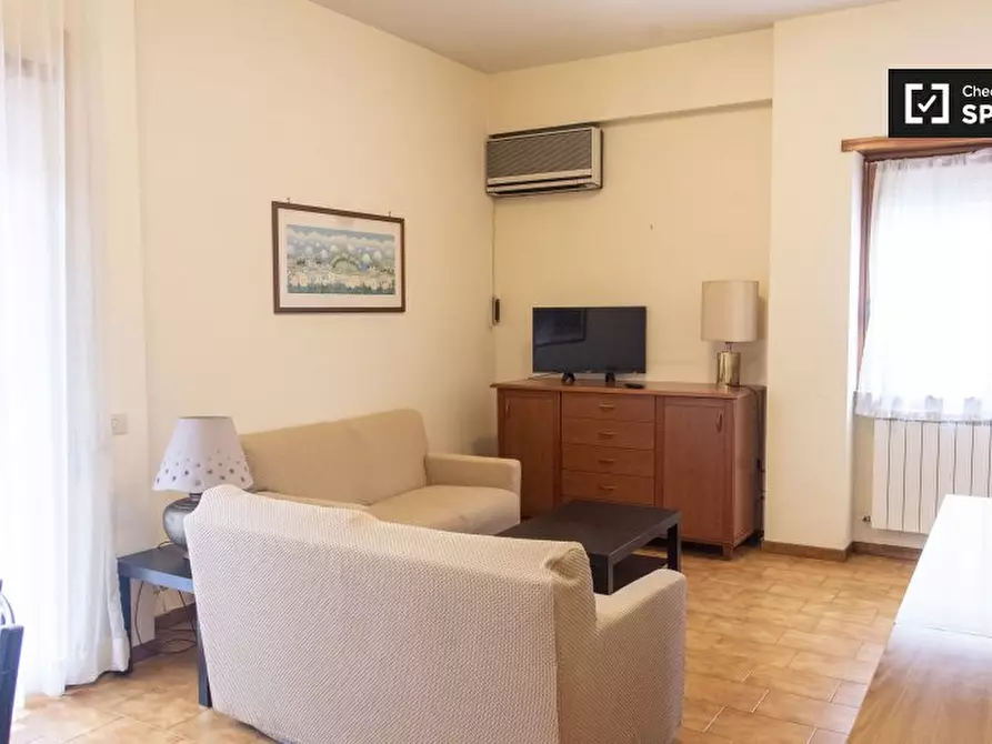 Immagine 1 di Appartamento in affitto  in Via Ildebrando Vivanti a Roma