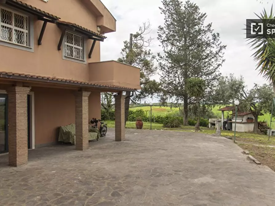 Immagine 14 di Appartamento in affitto  in Via Casali delle Cornacchiole a Roma