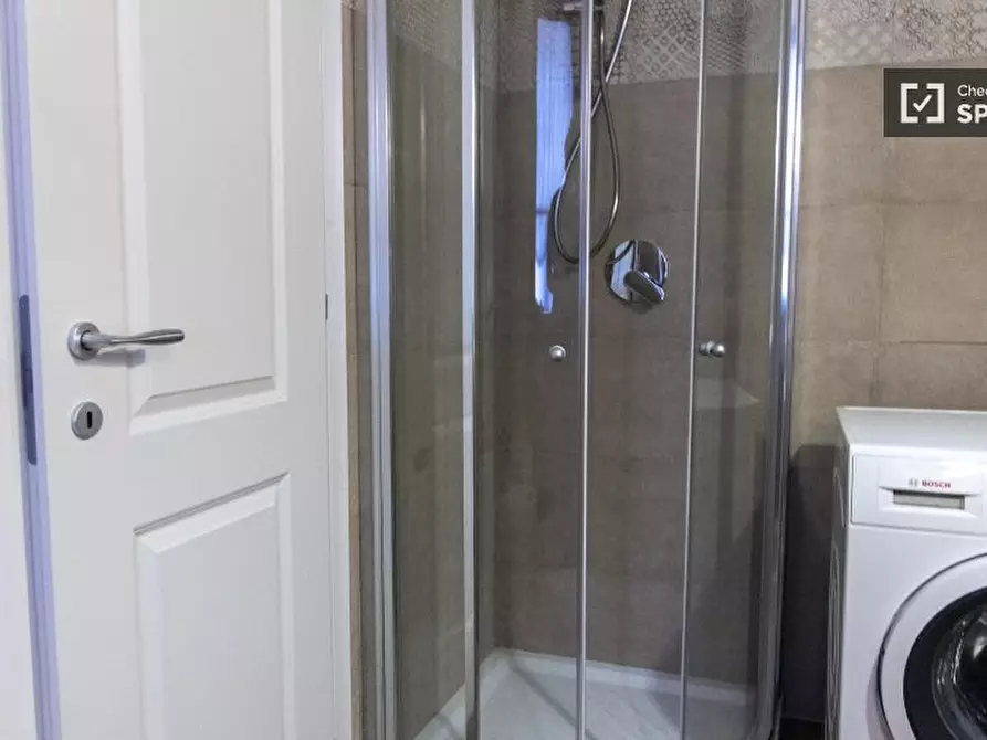 Immagine 5 di Appartamento in affitto  in Via Guido de Ruggiero a Roma