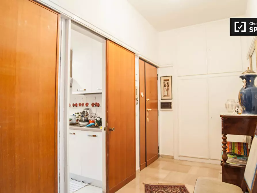 Immagine 7 di Camera condivisa in affitto  in Via Aurelia a Roma