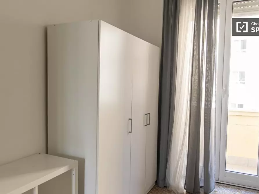 Immagine 4 di Camera condivisa in affitto  in Piazzale delle Provincie a Roma