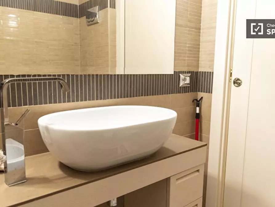 Immagine 7 di Appartamento in affitto  in Via Erode Attico a Roma