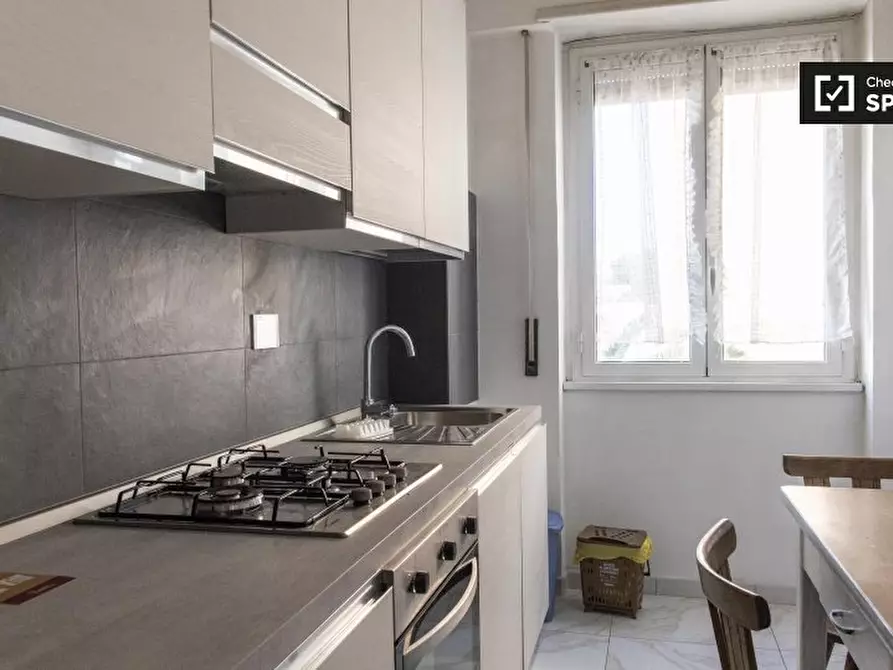 Immagine 9 di Camera condivisa in affitto  in Via di Val Tellina a Roma