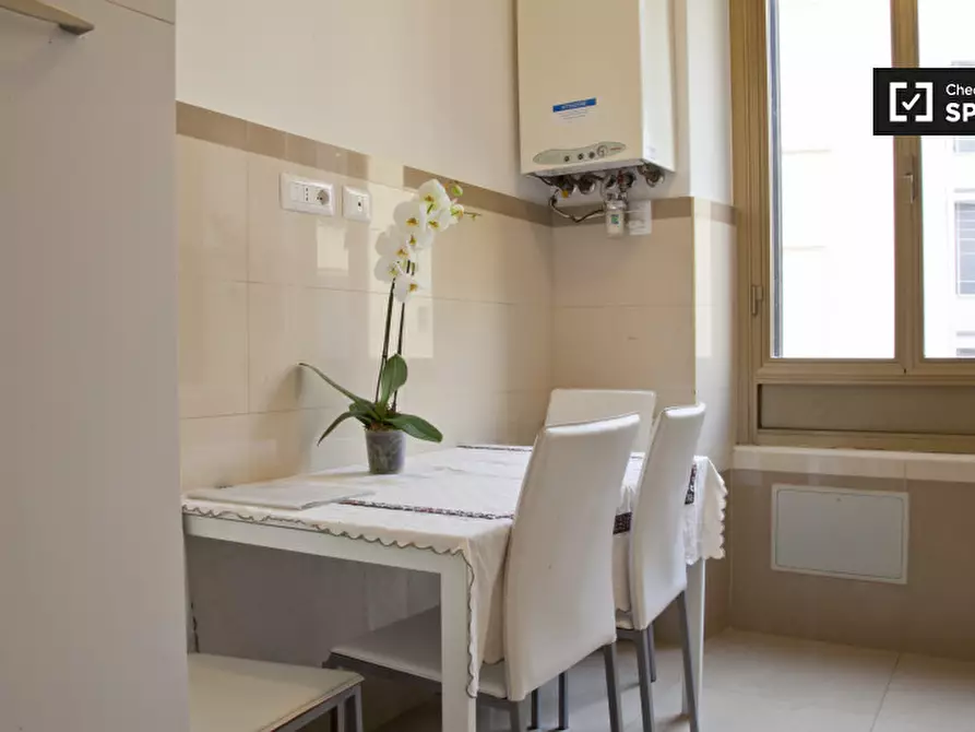 Immagine 11 di Camera condivisa in affitto  in Via Barletta a Roma