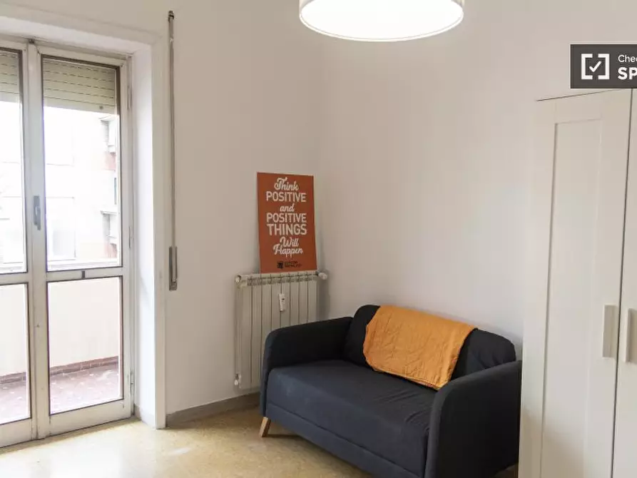 Immagine 3 di Camera condivisa in affitto  in Lungotevere di Pietra Papa a Roma