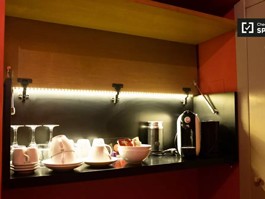 Immagine 4 di Ufficio in affitto  in Via del Banco di Santo Spirito a Roma