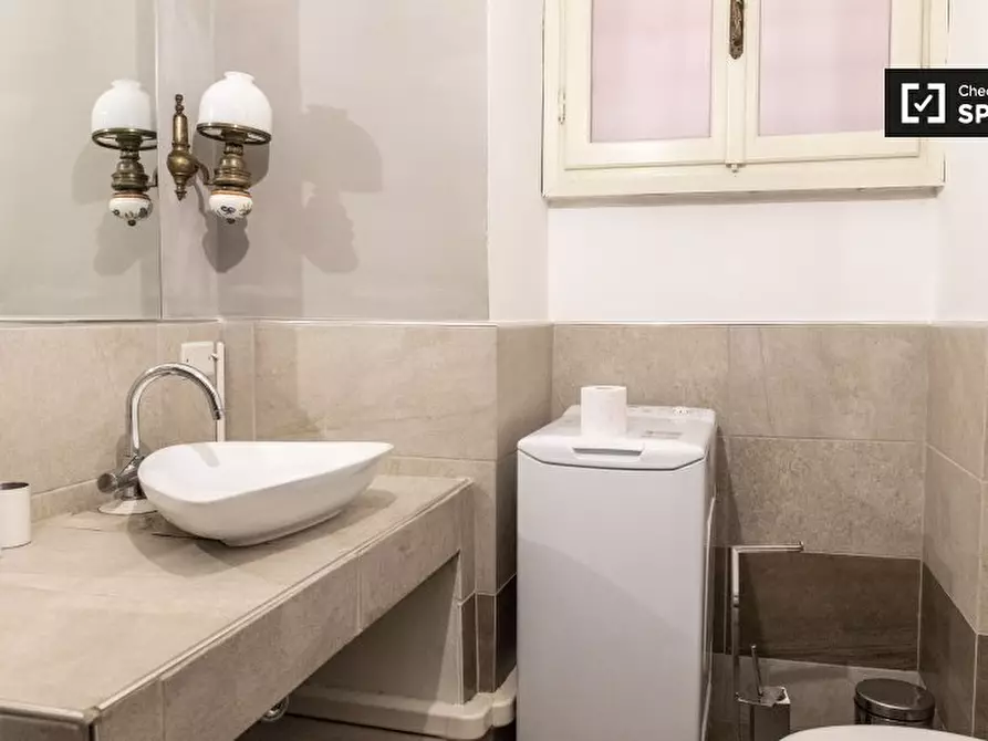 Immagine 16 di Appartamento in affitto  in Via di Monte Giordano a Roma