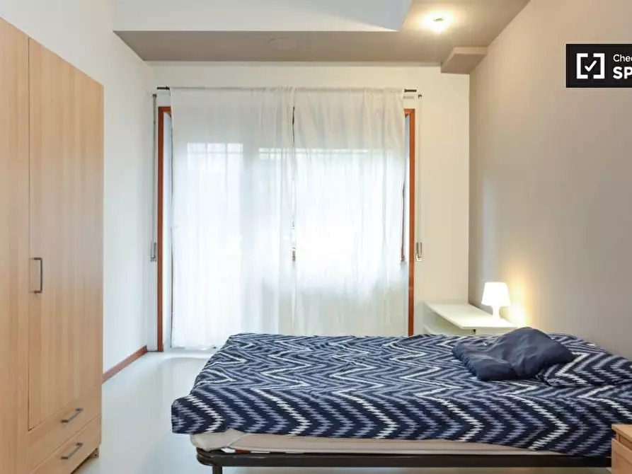 Immagine 9 di Camera condivisa in affitto  in Via Edoardo Jenner, 00151 Roma RM, Italy a Roma