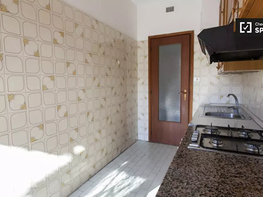 Immagine 12 di Camera condivisa in affitto  in Via Valentino Banal, 00177 Roma RM, Italy a Roma