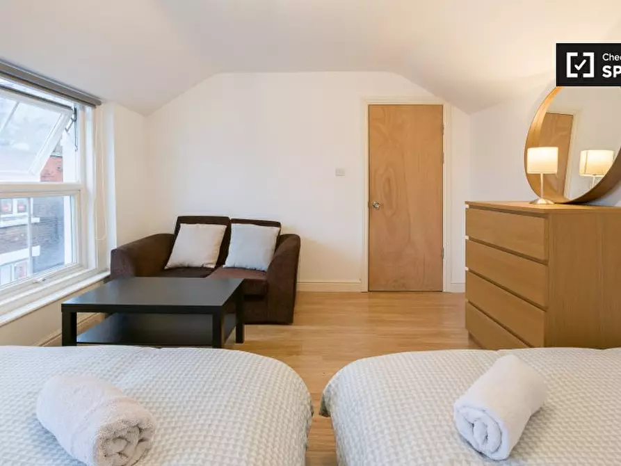 Immagine 18 di Camera condivisa in affitto  in a Court St a Poplar