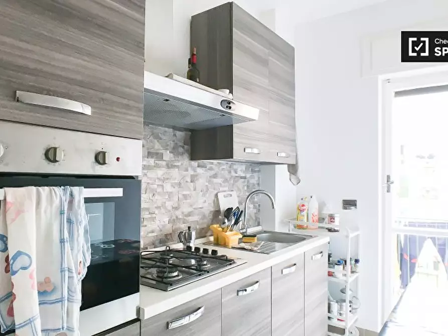 Immagine 5 di Camera condivisa in affitto  in Viale Giustiniano Imperatore a Roma