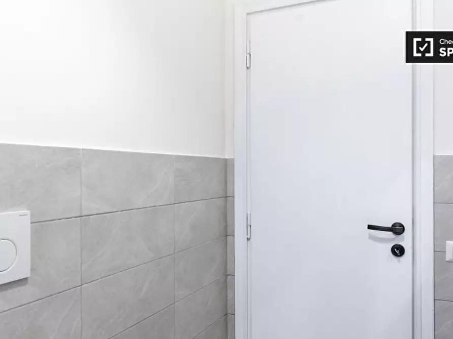 Immagine 16 di Camera condivisa in affitto  in Viale di Vigna Pia a Roma