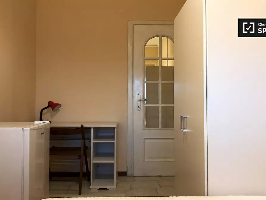 Immagine 4 di Camera condivisa in affitto  in Via Gregorio Ricci Curbastro, 00149 Roma RM, Italy a Roma