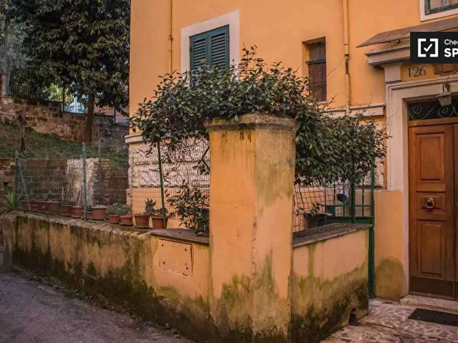 Immagine 11 di Camera condivisa in affitto  in Vicolo del Vicario, 00165 Roma RM, Italy a Roma