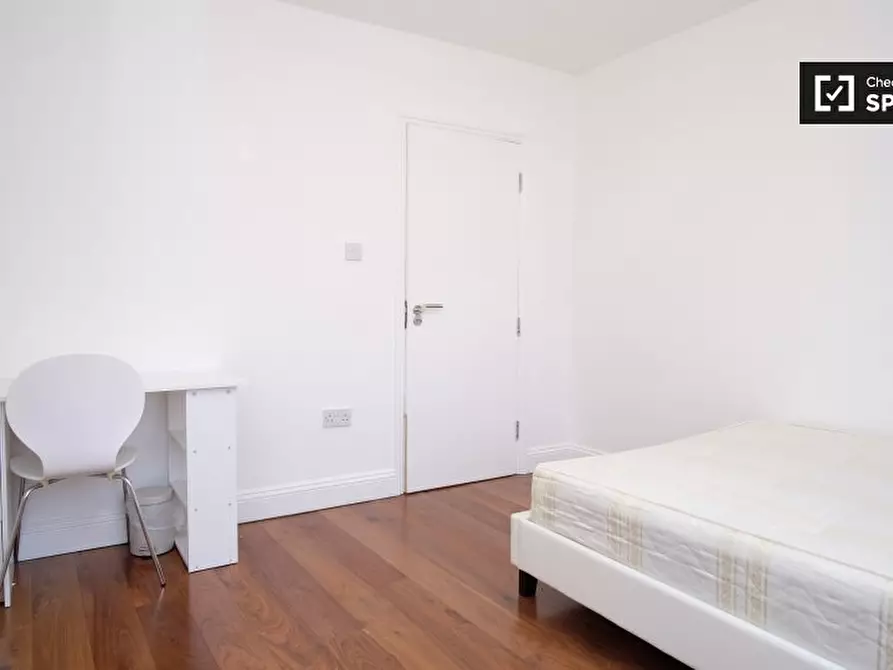 Immagine 8 di Appartamento in affitto  in A Alvington Cres a Hackney