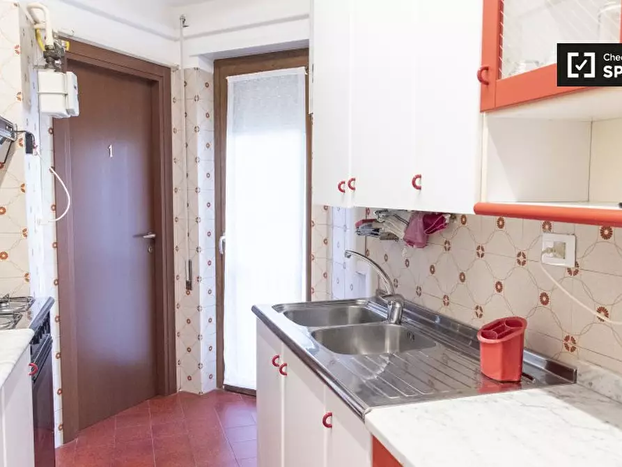 Immagine 14 di Camera condivisa in affitto  in Via Nomentana a Roma