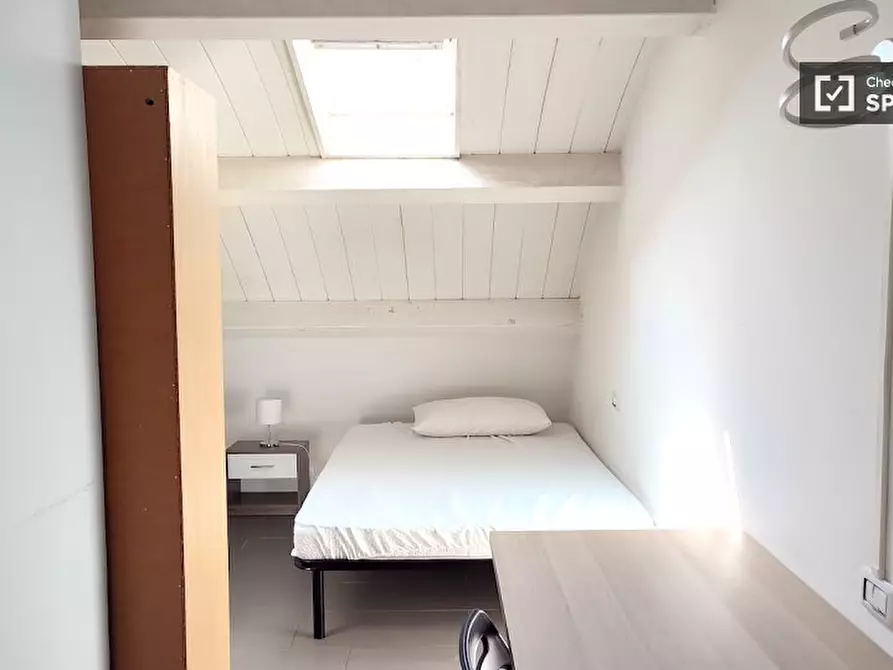 Immagine 1 di Camera condivisa in affitto  in Via di Carcaricola a Roma