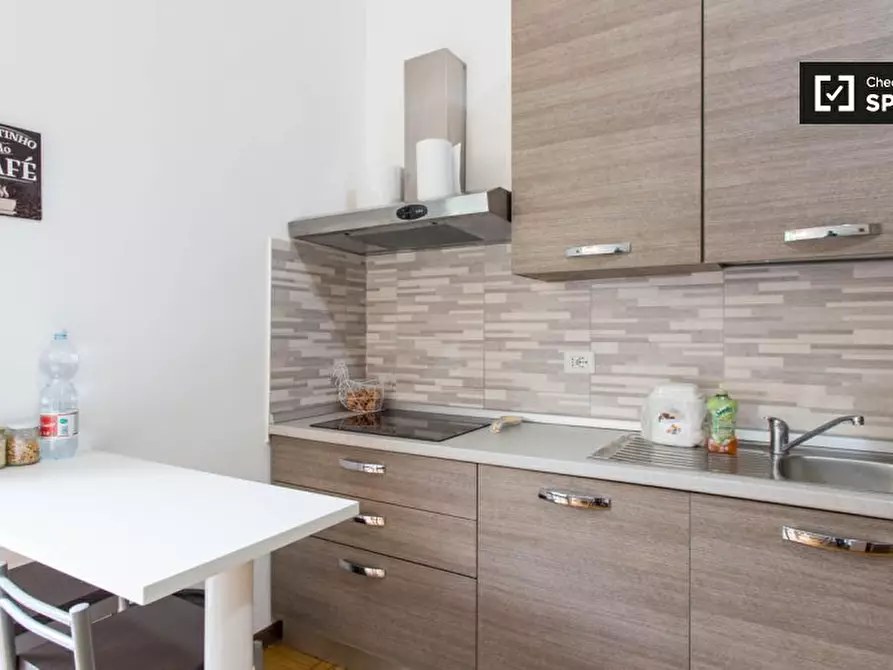 Immagine 5 di Camera condivisa in affitto  in Viale Edoardo Jenner a Milano