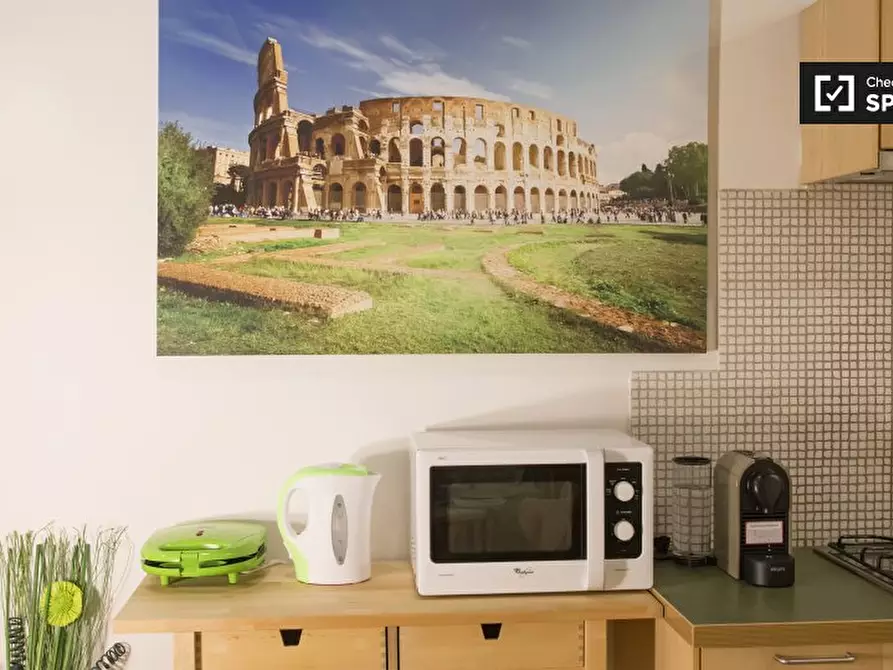 Immagine 15 di Appartamento in affitto  in Via di S. Martino Ai Monti a Roma