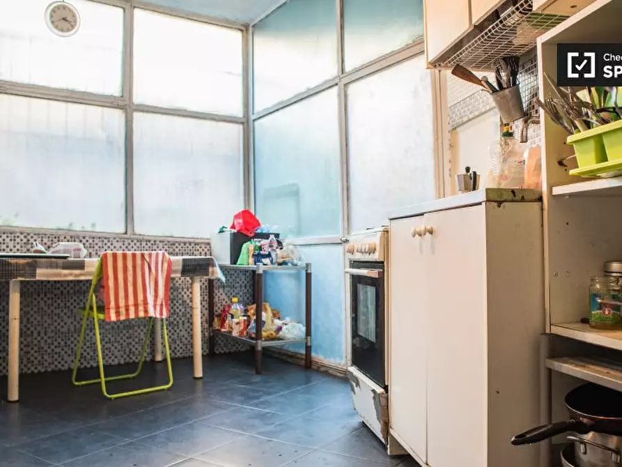 Immagine 9 di Camera condivisa in affitto  in Via dei Savorelli, 00165 Roma RM, Italy a Roma