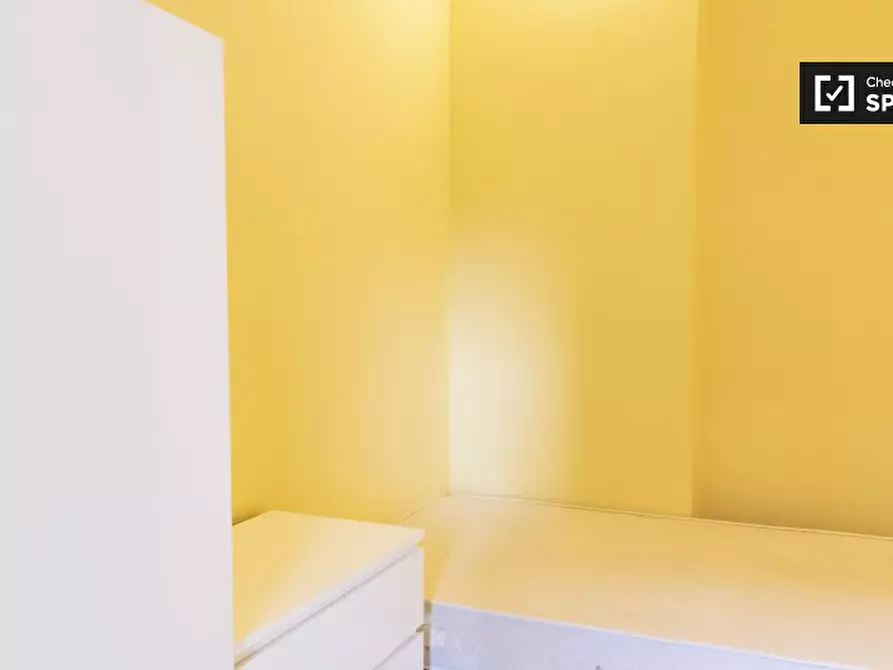 Immagine 3 di Camera condivisa in affitto  in Via Giulio Aristide Sartorio, 00147 Roma RM, Italy a Roma