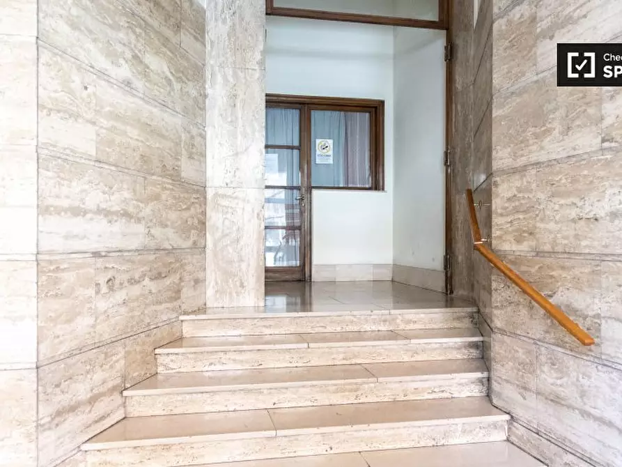 Immagine 9 di Camera condivisa in affitto  in Via dei Campi Flegrei a Roma