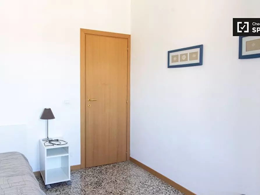 Immagine 4 di Camera condivisa in affitto  in Via Portuense a Roma