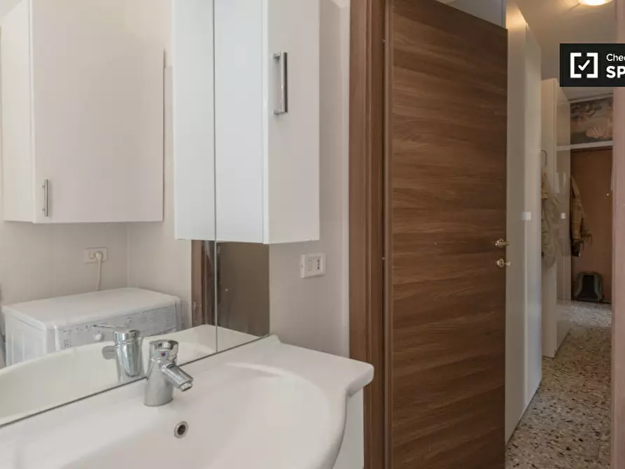 Immagine 13 di Camera condivisa in affitto  in Via Achille Feraboli a Milano