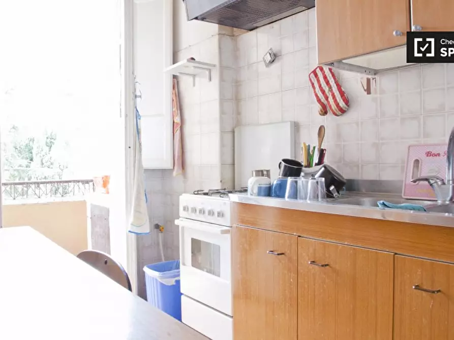 Immagine 5 di Camera condivisa in affitto  in Via Dacia a Roma