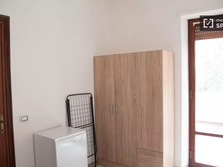 Immagine 4 di Camera condivisa in affitto  in Via Colle Di Mezzo a Roma