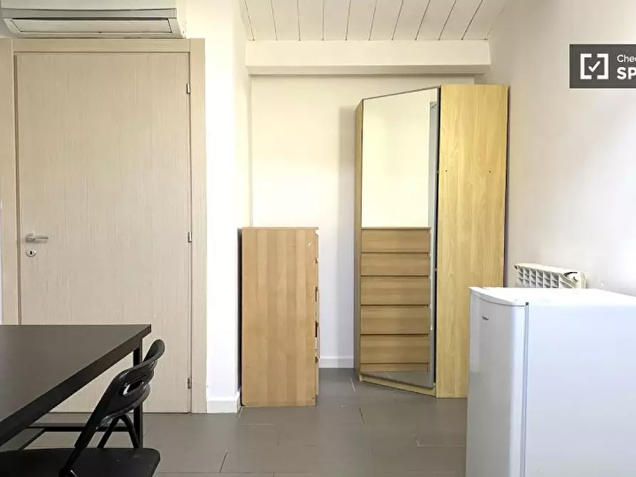 Immagine 2 di Camera condivisa in affitto  in Via di Carcaricola a Roma