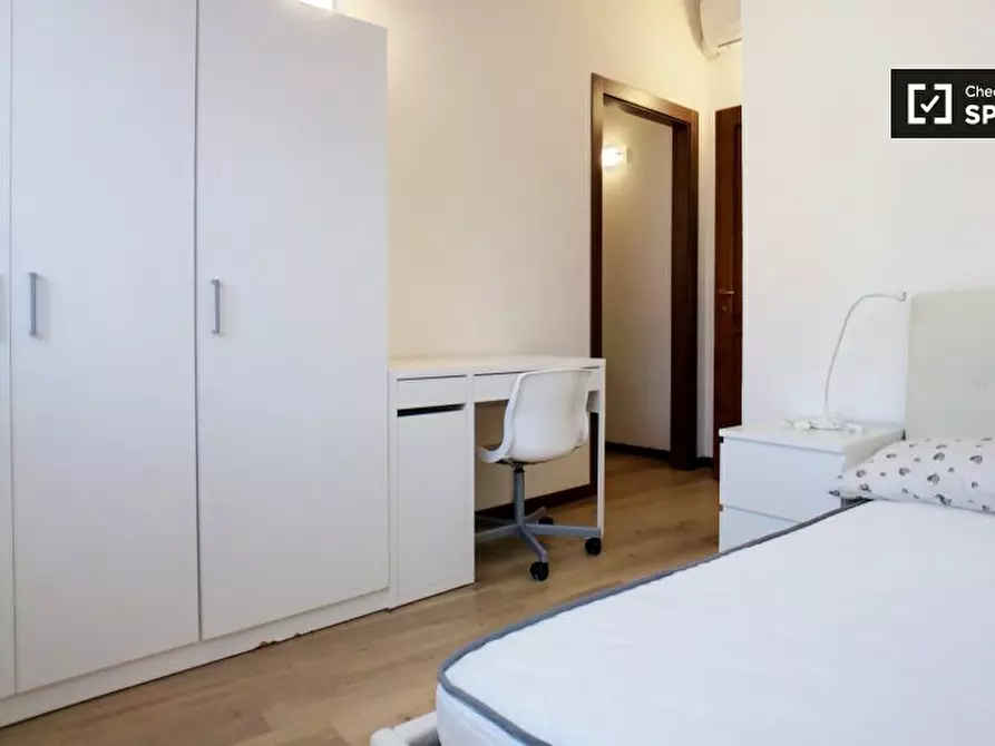 Immagine 2 di Camera condivisa in affitto  in Via Santa Maria Podone, 20123 Milano MI, Italy a Milano