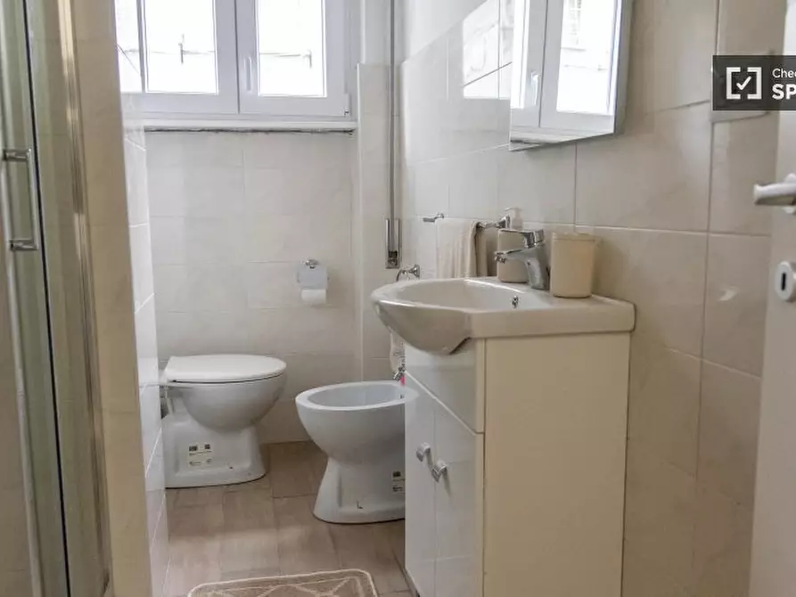 Immagine 6 di Camera condivisa in affitto  in Via Angelo Fava a Roma