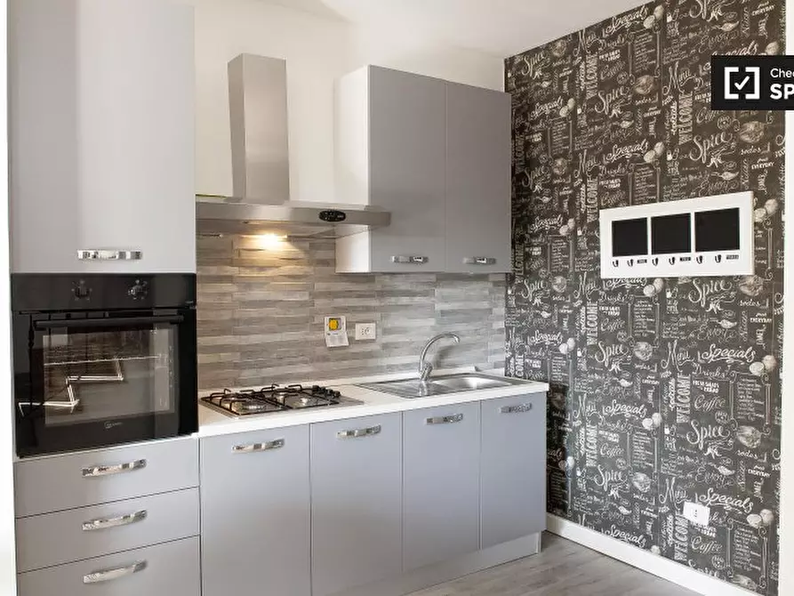 Immagine 5 di Camera condivisa in affitto  in Via Raddusa, 00133 Roma RM, Italy a Roma