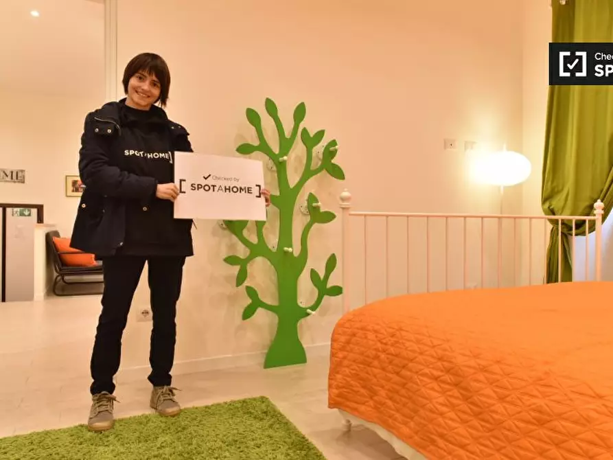 Immagine 10 di Appartamento in affitto  in Via dei Conciatori a Roma