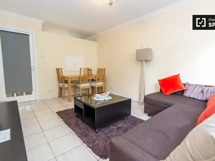 Immagine 3 di Appartamento in affitto  in Flat, Whitley House, Churchill Gardens, London SW1V 3BH, UK a 