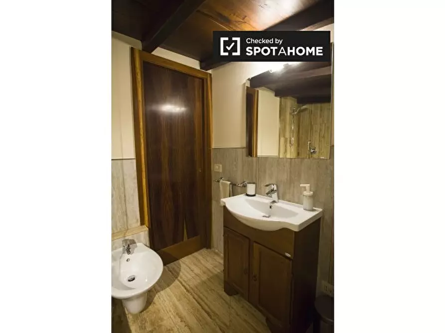 Immagine 10 di Appartamento in affitto  in Via Capo d'Africa, 00184 Roma RM, Italy a Roma