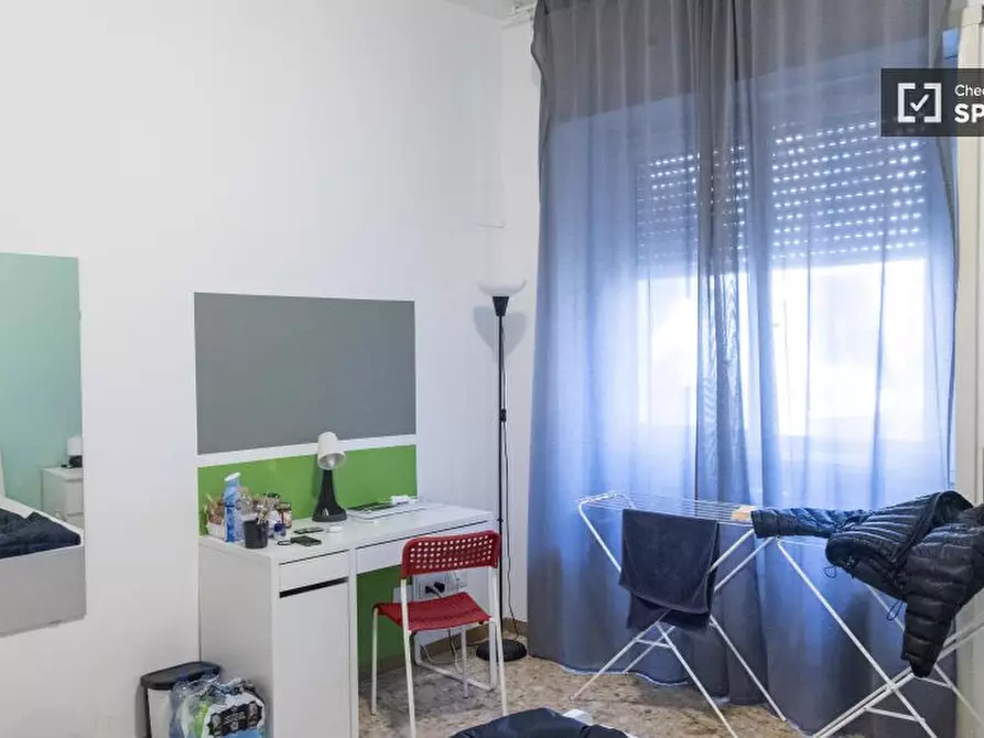 Immagine 2 di Camera condivisa in affitto  in Via Val d'Aosta a Roma