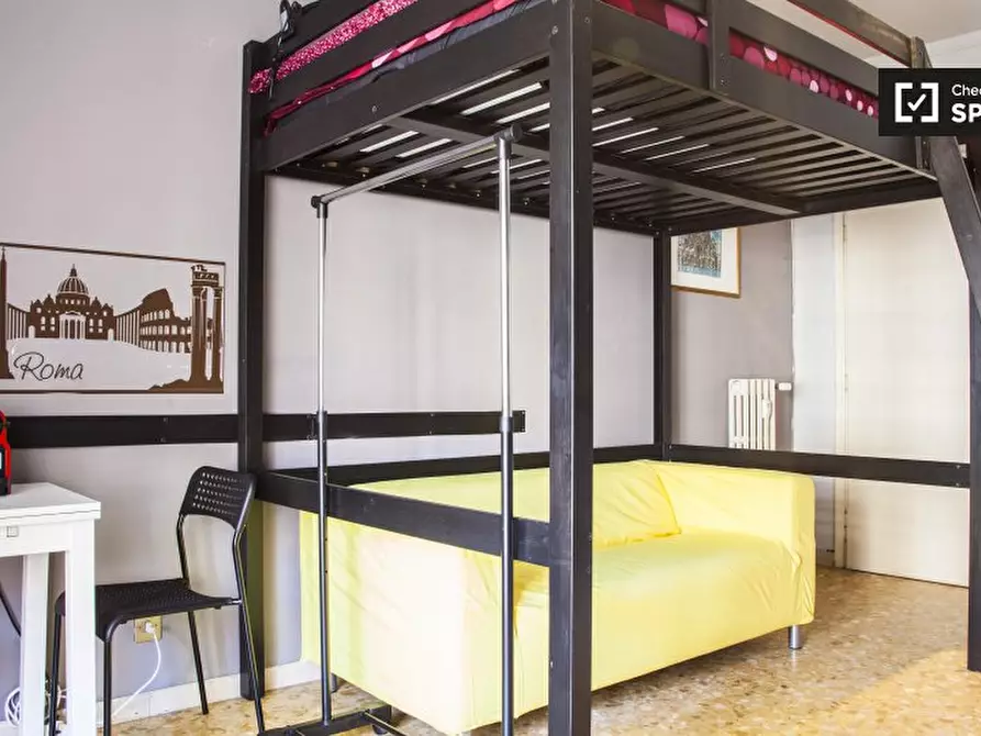 Immagine 3 di Camera condivisa in affitto  in Via Tiburtina a Roma