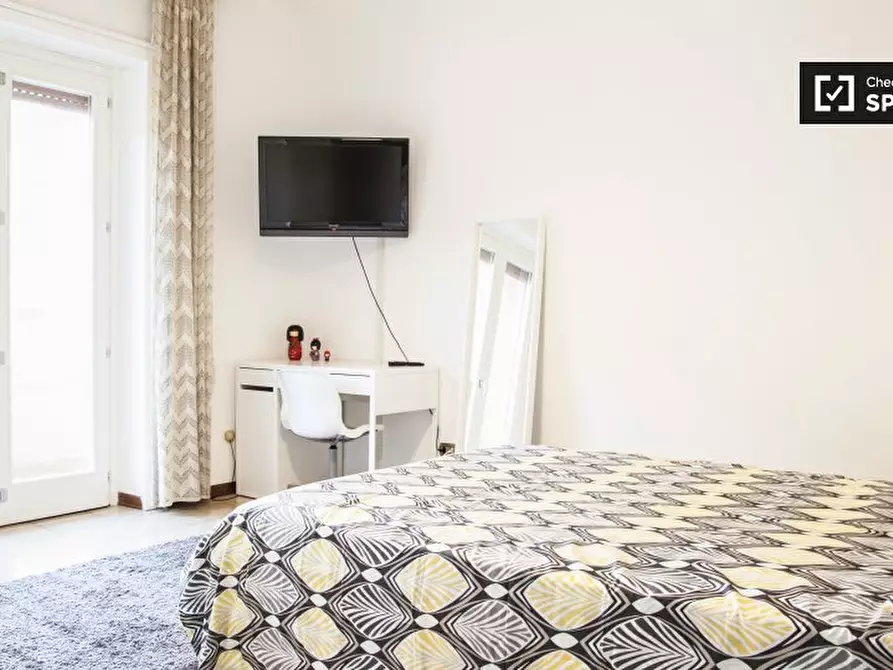 Immagine 4 di Camera condivisa in affitto  in Via Marcantonio Bragadin a Roma