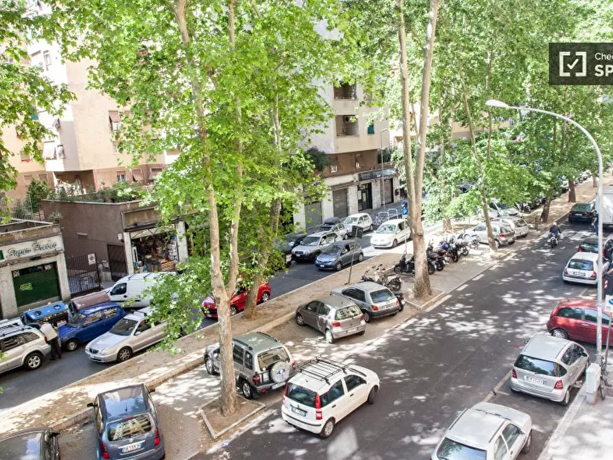 Immagine 8 di Camera condivisa in affitto  in Via Calpurnio Fiamma a Roma