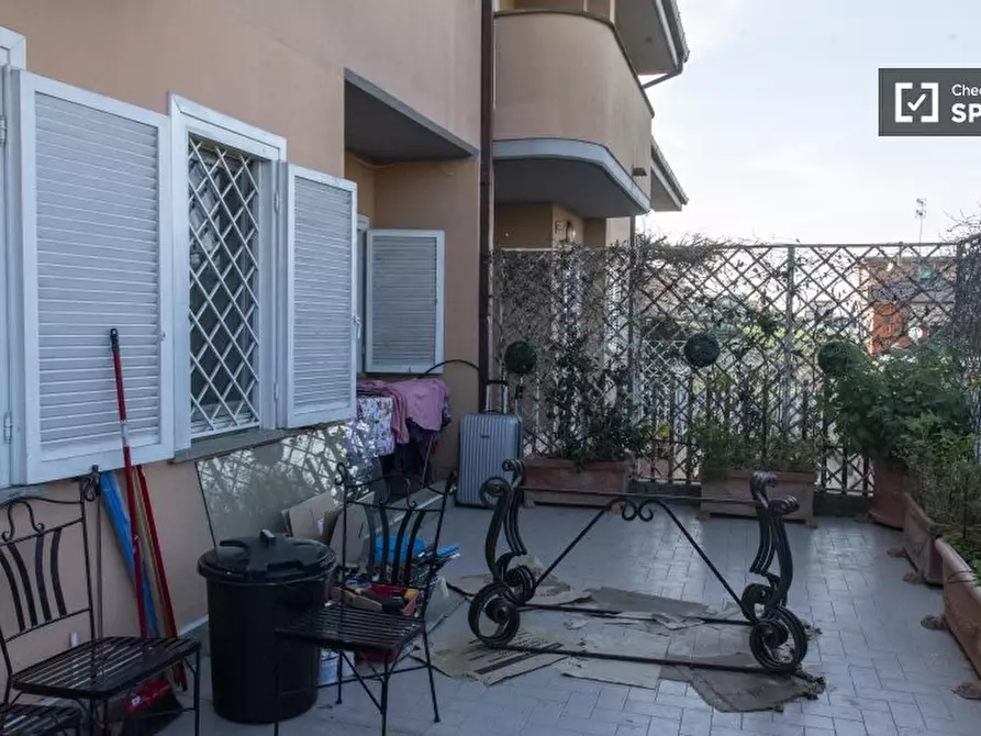 Immagine 15 di Camera condivisa in affitto  in Via Cassia a Roma