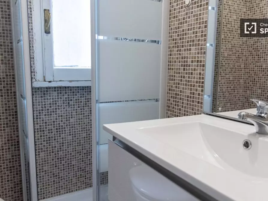 Immagine 11 di Camera condivisa in affitto  in Via Val d'Aosta a Roma